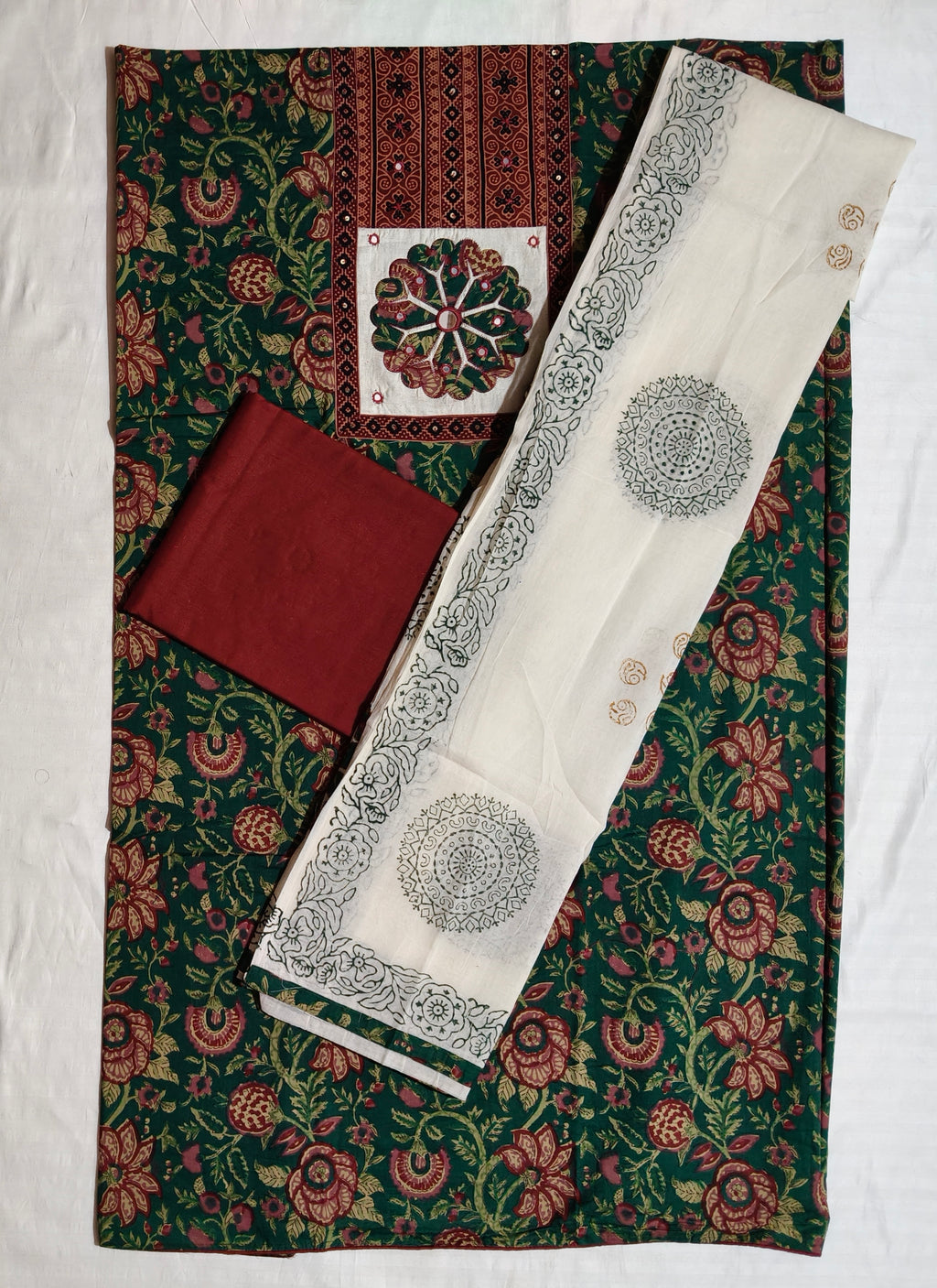 Hara Gulzar Dress Material