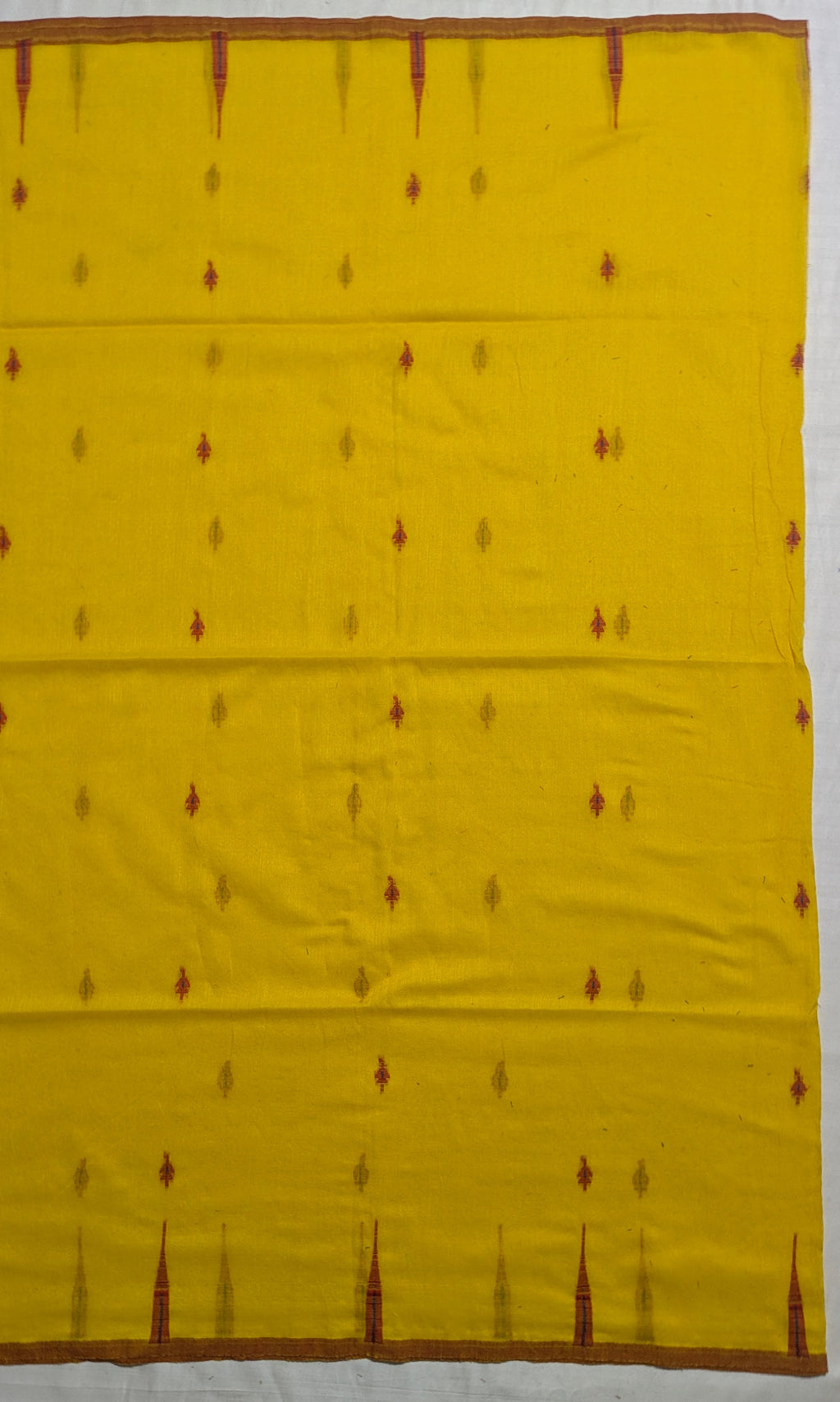 Holud Rekha Jamdani Saree