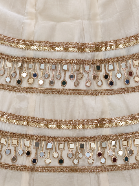 Gulabi Noor And White Mirror Chaniya Choli