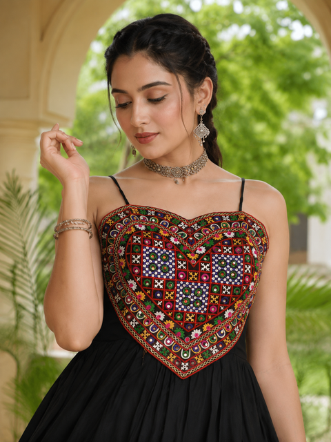 Kutchhi Dilrani Black Gown