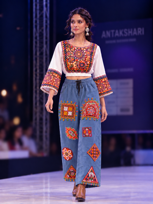Light blue denim palazzo model view 1