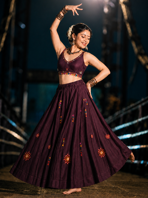 Desi Girl Coffee bunting mirror-work chania choli model view 1