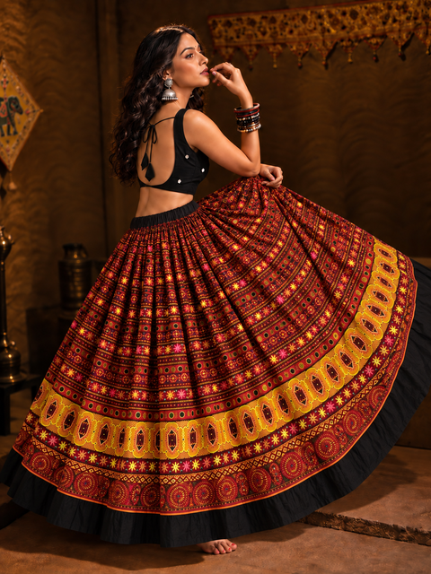 Melody Navratri Skirt Multicolour Black model view
