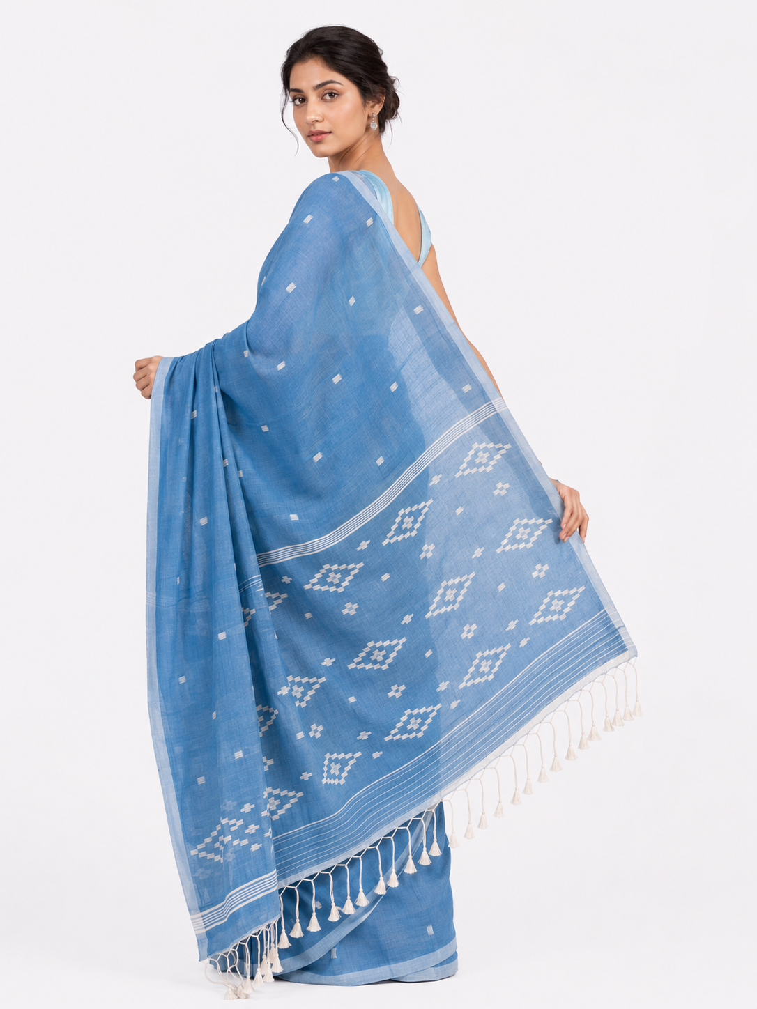 Neel Aangan Mul Saree