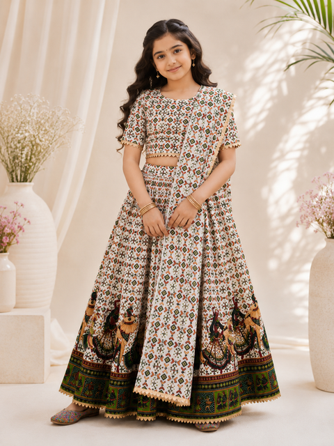 white dandiya Chaniya Choli