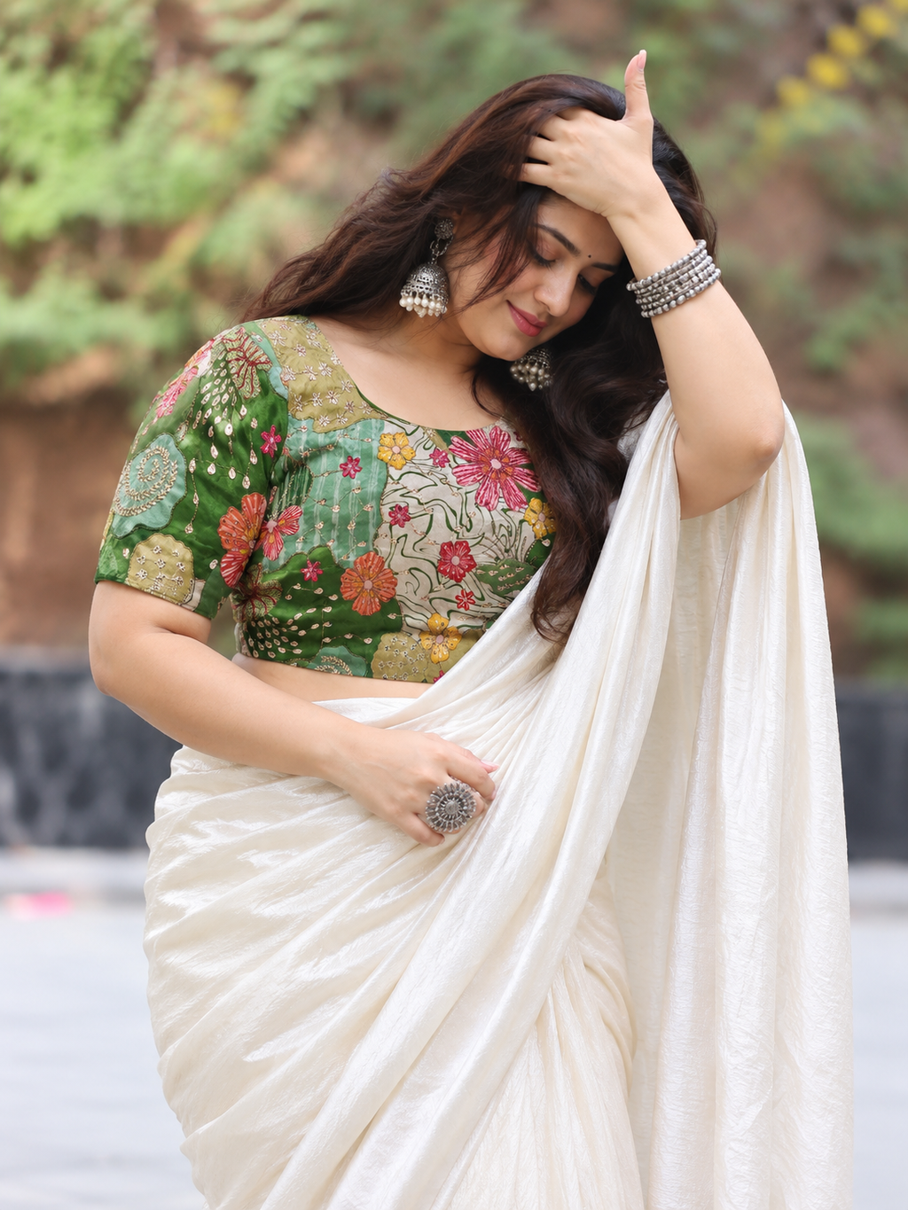 Plus Size Green Floral Embroidered Patchwork Saree Blouse with U Neck