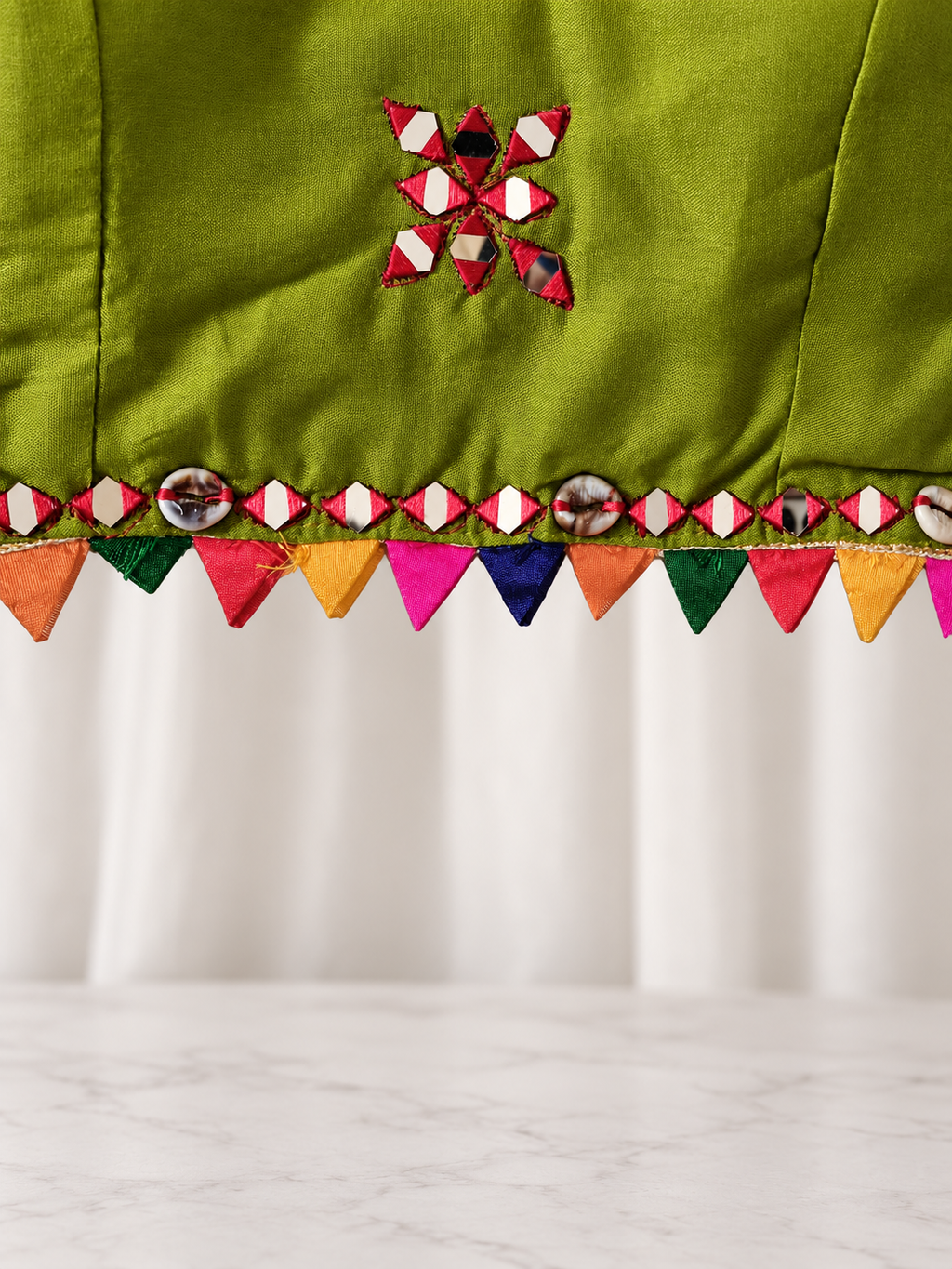 Blouse mirror trim and multicolour hem